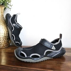 Crocs Men’s Swiftwater Mesh Deck Sandal Black Gray Size 10